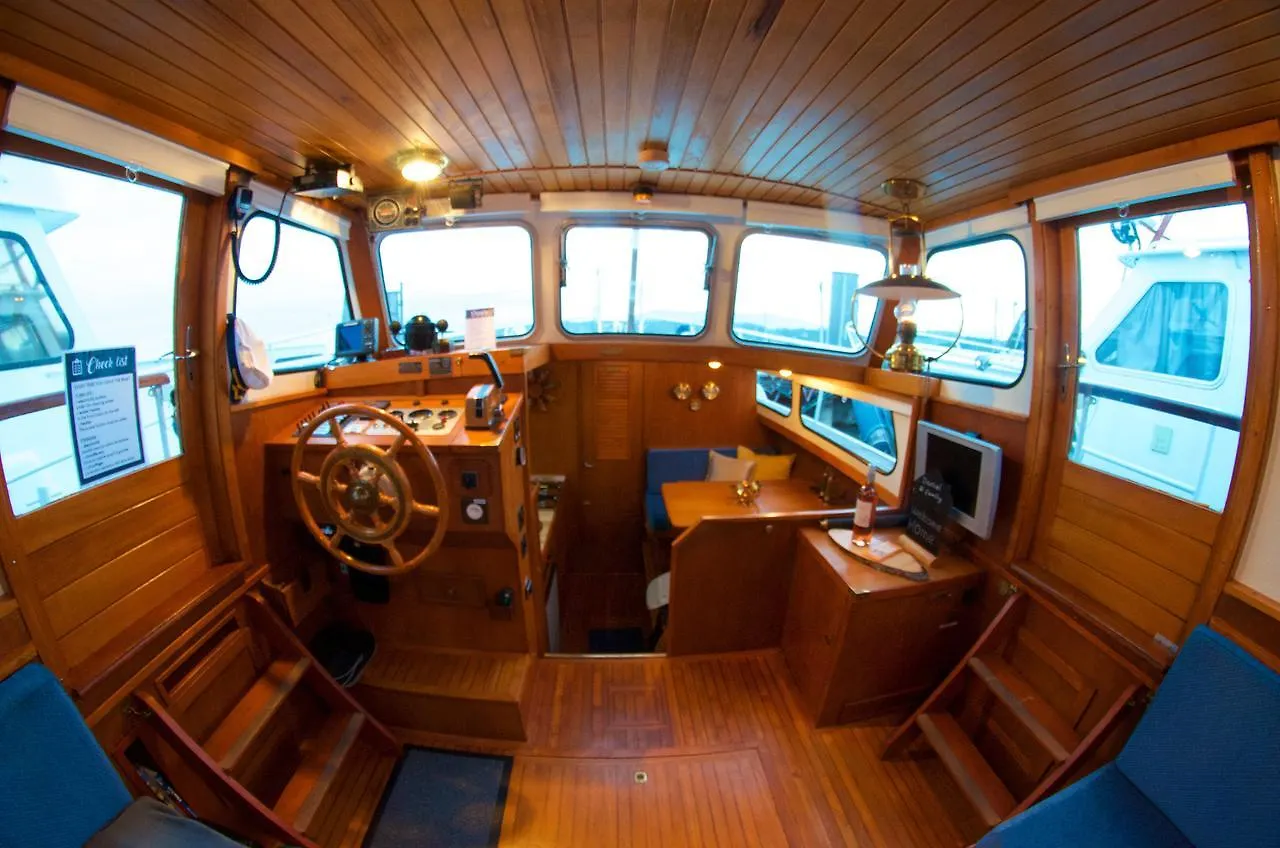 Homeboat-Maison Flottante Cenevre 4*,