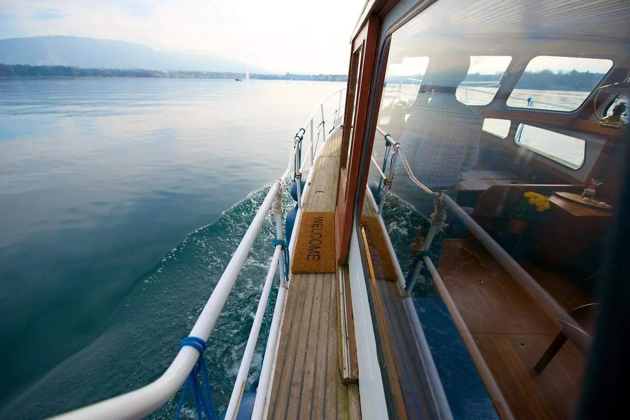 Botel Homeboat-Maison Flottante Geneva