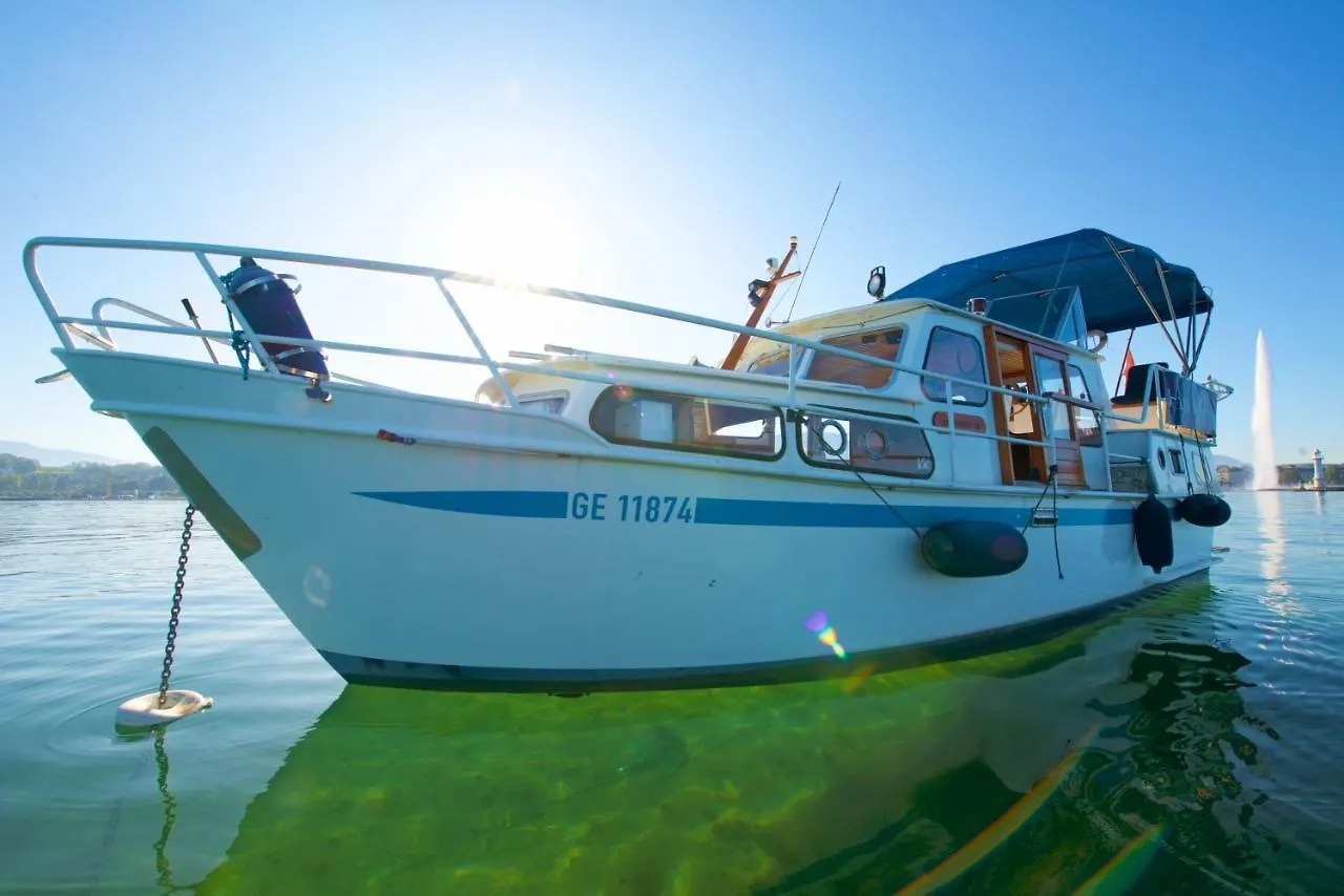 Homeboat-Maison Flottante Geneva 4*,