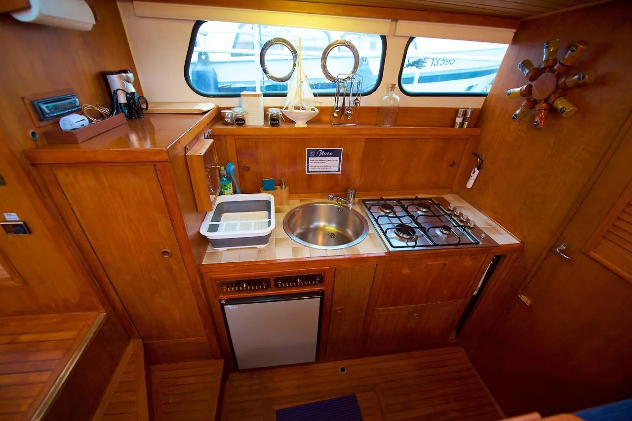 Homeboat-Maison Flottante Geneva 4*,  Switzerland