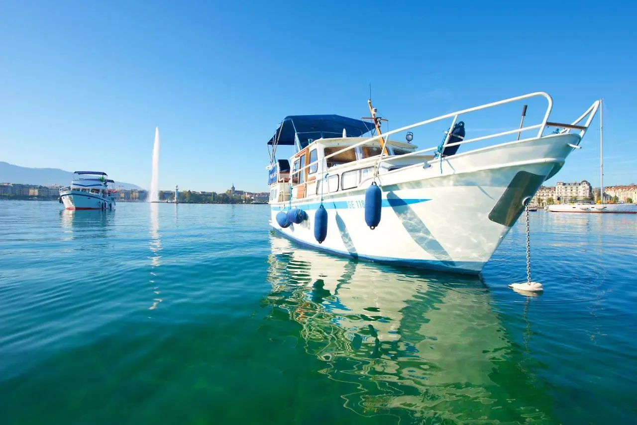Botel Homeboat-Maison Flottante Geneva